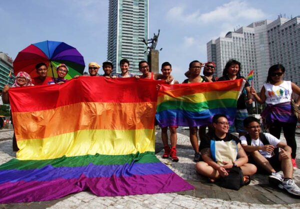 Komunitas LGBT Semakin Memanas Di Indonesia