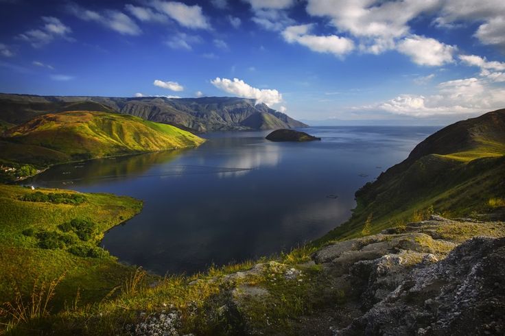 Keindahan Alam dan Pesona Mistis di Balik Danau Toba