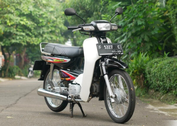 Honda Astrea Motor Favorit Masyarakat Indonesia Saat Itu