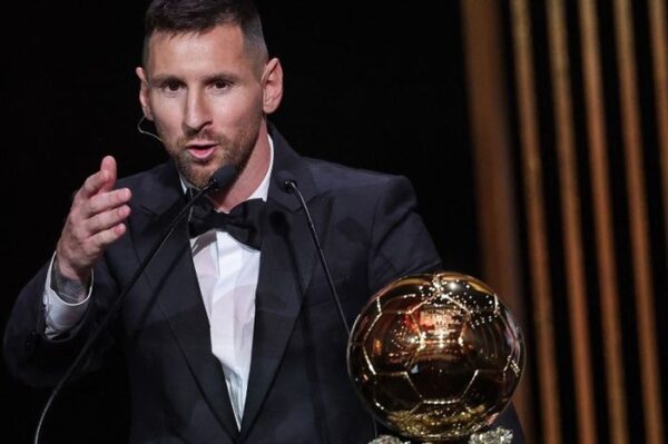 Lionel Messi Raih Tropi Ballon D’or Ke delapan Dalam Karirnya