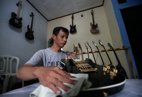 Alat Musik Gitar Buatan Indonesia Yang Tak Kalah Nyaring