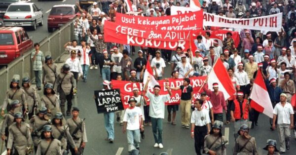 Mengingat Kembali Kejadian Tahun 98