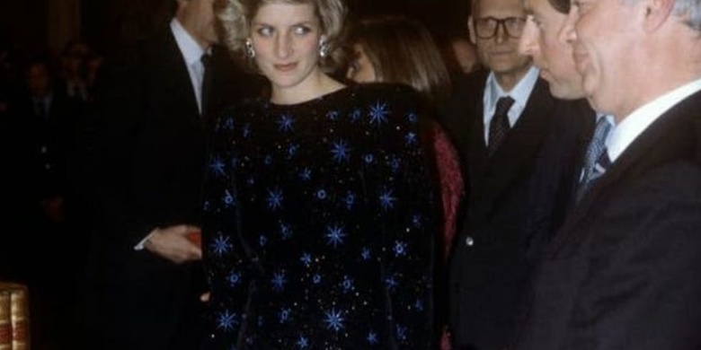 Gaun Putri Diana Berhasil Laku Mencapai Rp17,8 Miliar