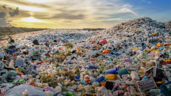 Indonesia Darurat Tak Kunjung Selesai Masalah Sampah Plastik