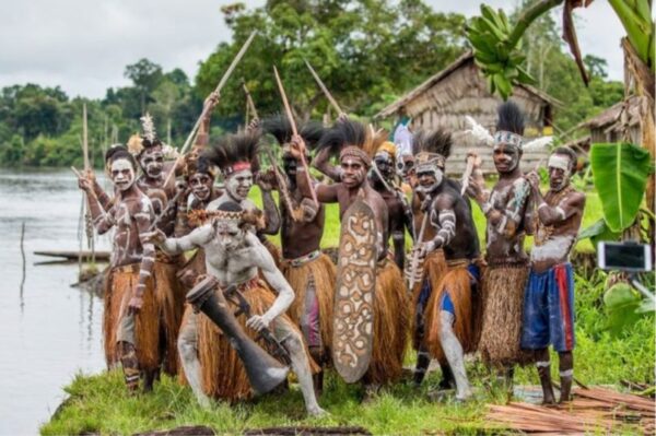 Daerah Papua Memiliki Kekayaan Alam Dan Budaya Yang Besar