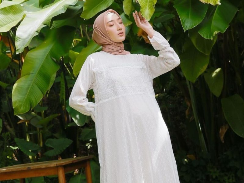 Dress Putih Wanita