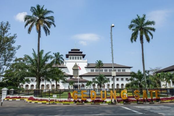 Kota Bandung Di kenal Sebagai Pusat Seni, Budaya Dan Wisata