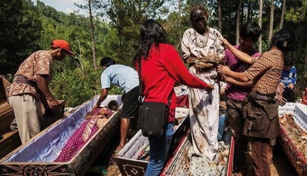 Ma’palin Di Toraja Merupakan Kehormatan Terakhir Bagi Orang Tua   