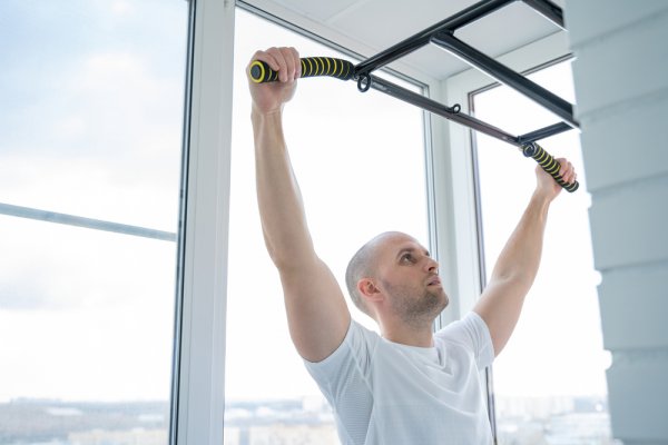 Pull Up Bar Membentuk Otot Lengan Secara Maksimal