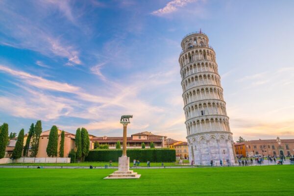 Sejarah Menara Pisa, Kenali Alasannya Kenapa Tidak Roboh