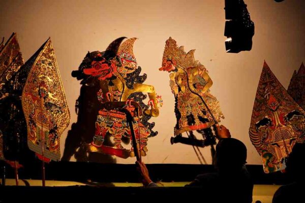 Wayang Kulit Pertunjukkan Seni Tradisional Populer Di Nusantara