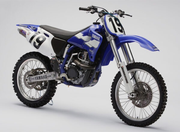 Yamaha YZ400F Motor Cross Dengan Kekuatan Dan Mesin 4-Tak