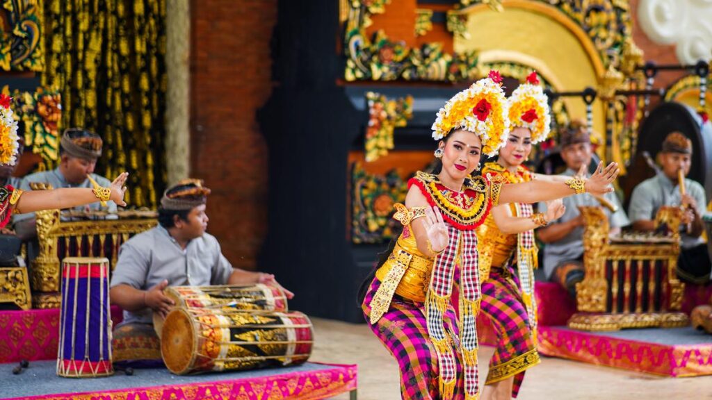 Keanekaragaman Budaya Menjadi Alasan Menjelajahi Keindahan