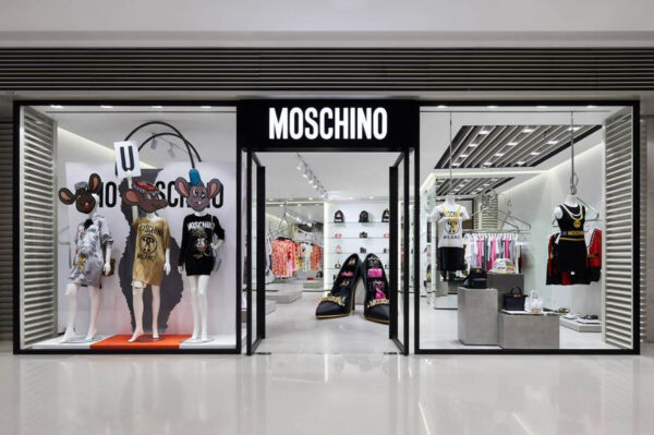 Brand Moschino Fast Fashion Yang Paling Trendi Saat Ini