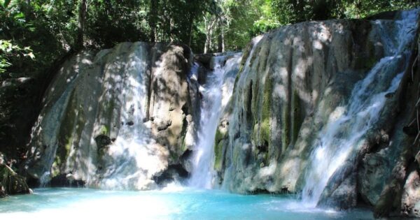 Air Terjun Tesbatan Nuansa Air Yang Biru Di Pedalaman Kupang