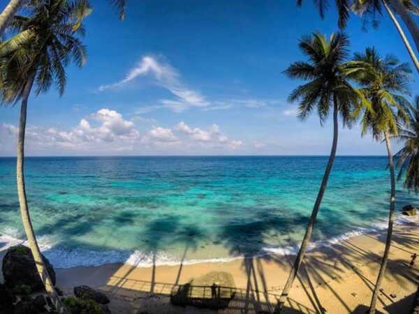 Pantai Sumur Tiga : Surga Tersembunyi Di Ujung Barat Indonesia