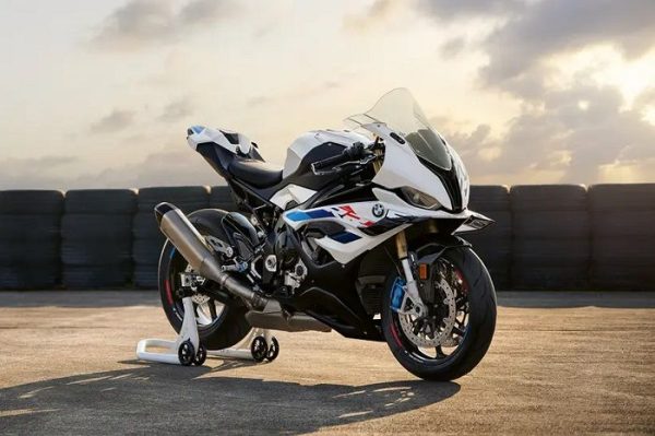 BMW S1000RR Adalah Motor Sport Dengan Teknologi Tinggi