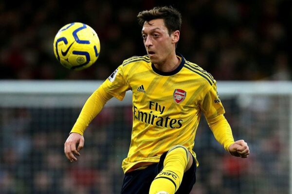 Mesut Özil Memiliki Gaya Bermain Yang Sangat Santai Dan Tajam