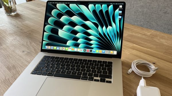 Laptop MacBook Air Pilihan Cocok Untuk Pelajar Dan Harian