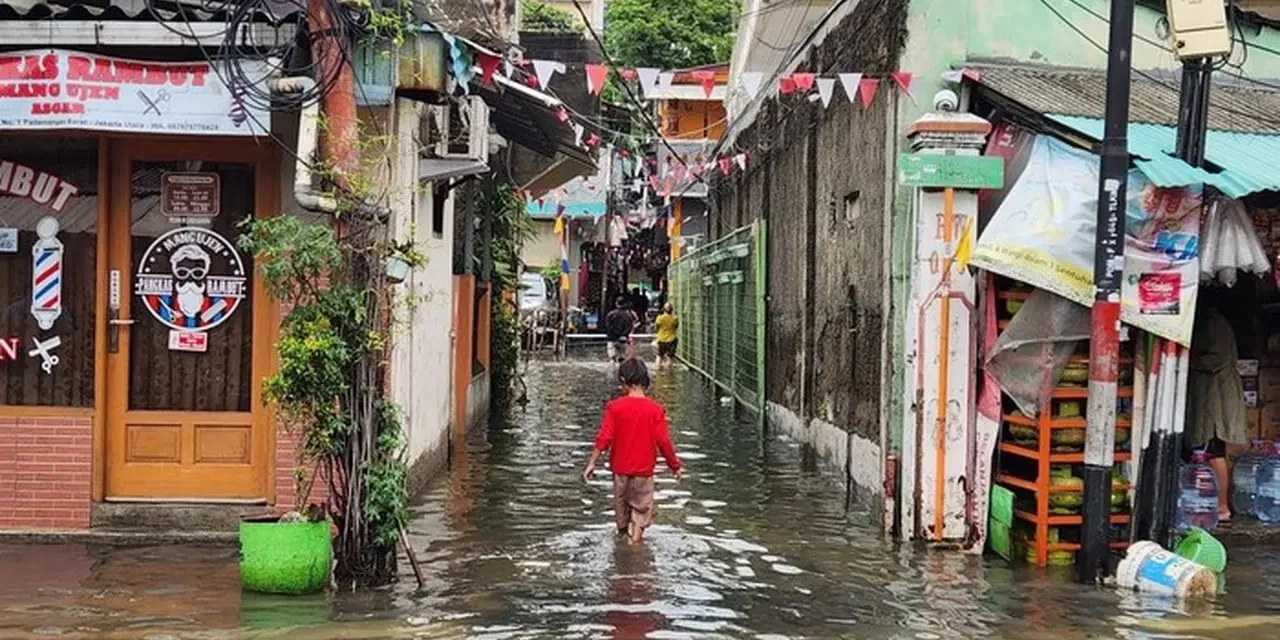 Update Banjir DKI Jakarta Warga Terendam Kini Mulai Mengungsi