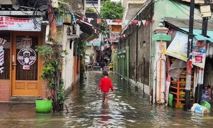 Update Banjir DKI Jakarta Warga Terendam Kini Mulai Mengungsi