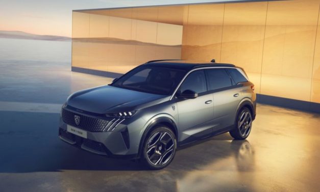 Peugeot 5008 Tawarkan Desain Mewah & Peforma Tangguh