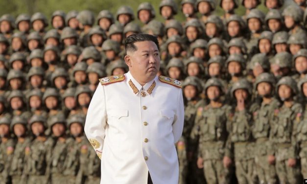 Kim Jong Un Perintahkan Pasukan Korut di Ukraina Bunuh Diri