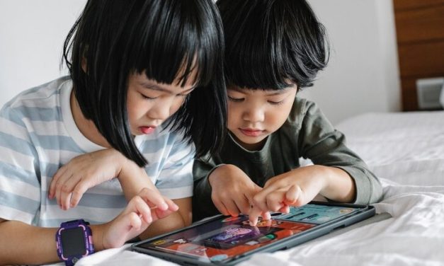 Kapan Anak Boleh Screen Time? Ini Panduan Pendampingan Tepat