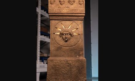 Altar Romawi Berusia 1.900 Tahun Di Temukan