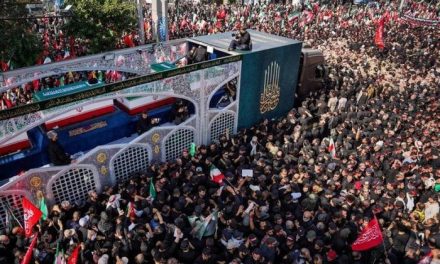 Mengapa AS & Iran Perang Lagi Saat Pemakaman Ali Khamenei?