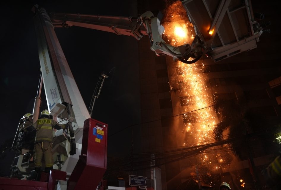 Gedung Bapenda DKI Jakarta Dilalap Si Jago Merah