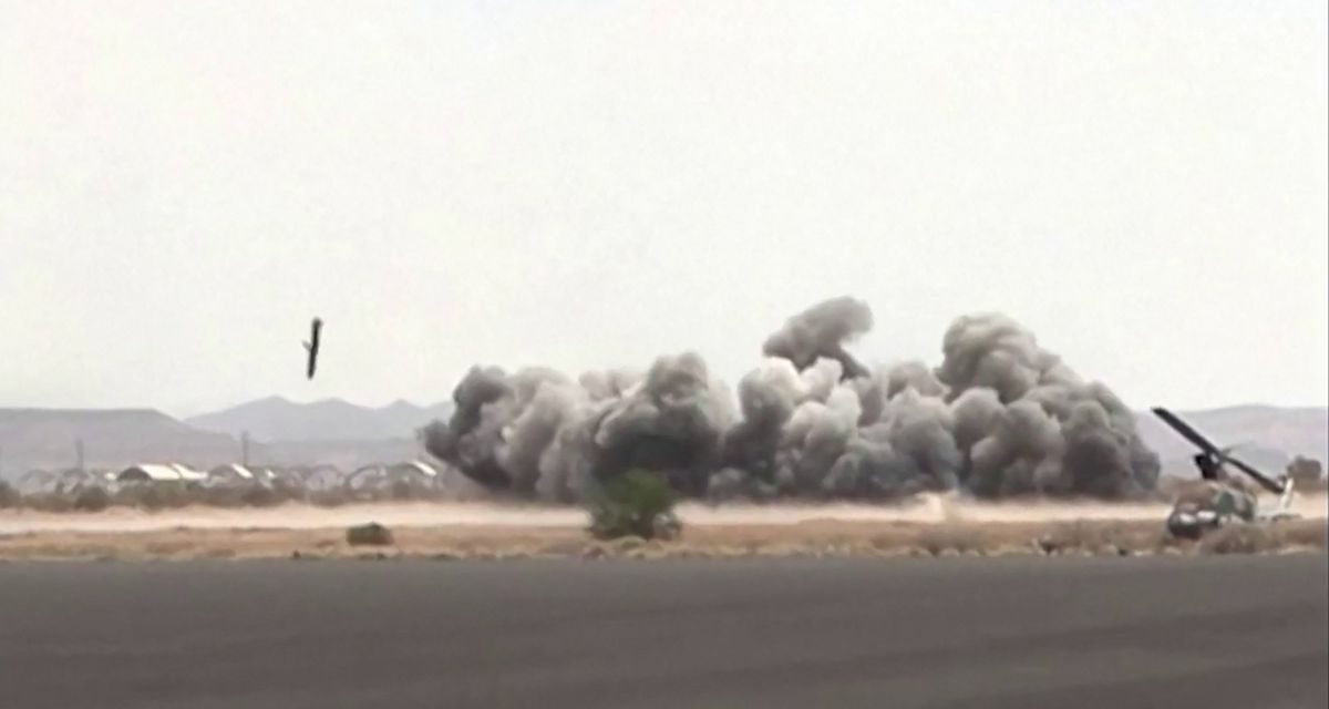 Bandara Riyadh Diserang Houthi Tiga Kali dalam Sepekan