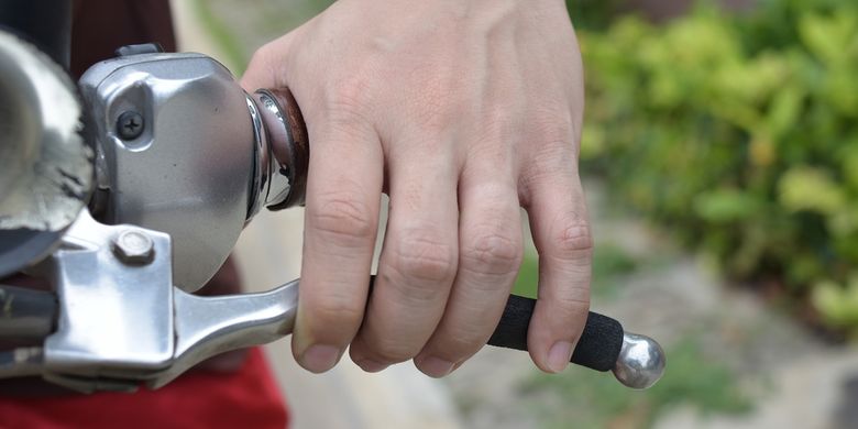 Jangan Biasakan Jari Standby Di Tuas Rem Saat Naik Motor
