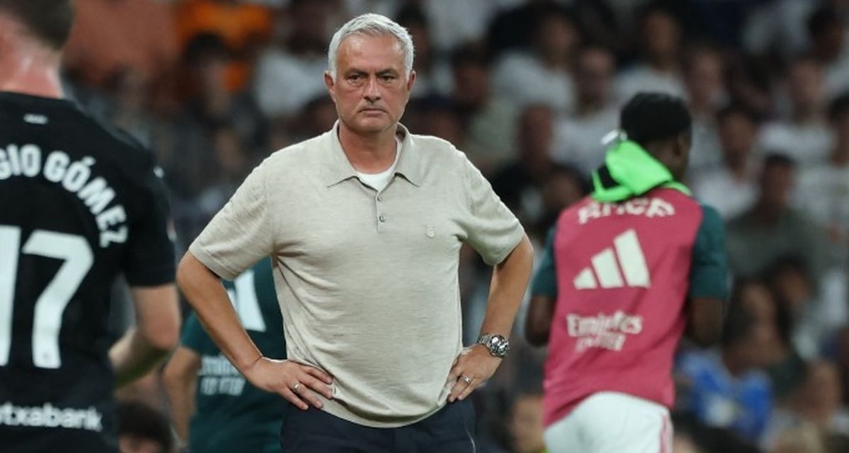 Mourinho Tunda Bahas El Clasico Usai Pangkas Jarak dari FCB